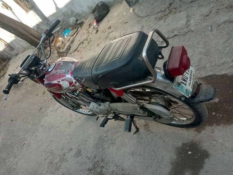 Suzuki 100cc 2 stroke japani Islamabad number antique bike e 17