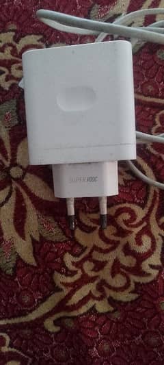 supervooc 80 watt ka original charger hai