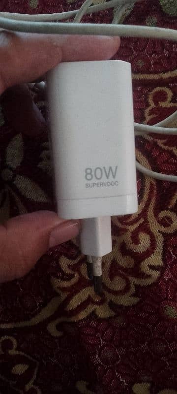 supervooc 80 watt ka original charger hai 2