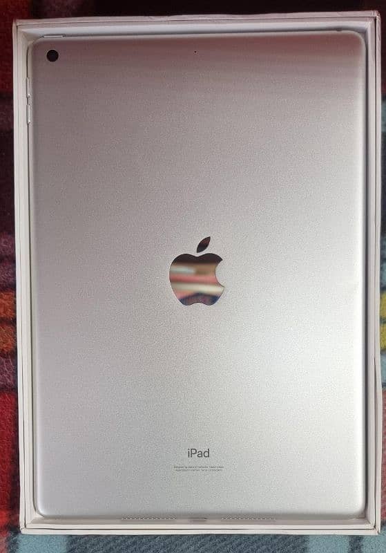 ipad 9th generation 10/10 with box and original charger 0