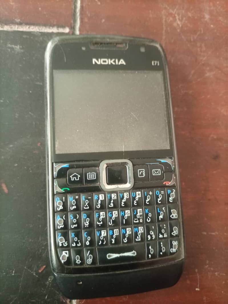 Nokia -E71 0