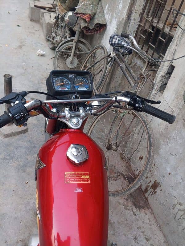 Honda cg 125 karachi 1st owner contact 0343 34 52 358 9