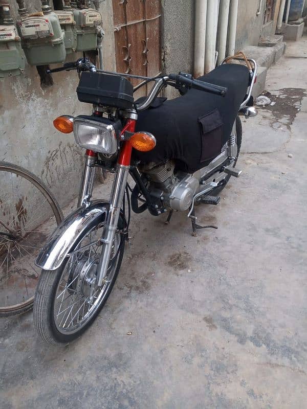 Honda cg 125 karachi 1st owner contact 0343 34 52 358 11