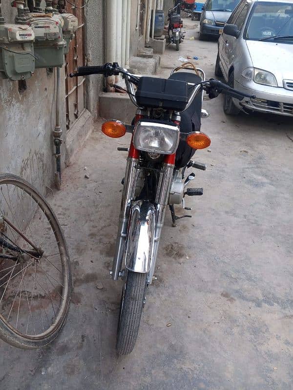 Honda cg 125 karachi 1st owner contact 0343 34 52 358 12