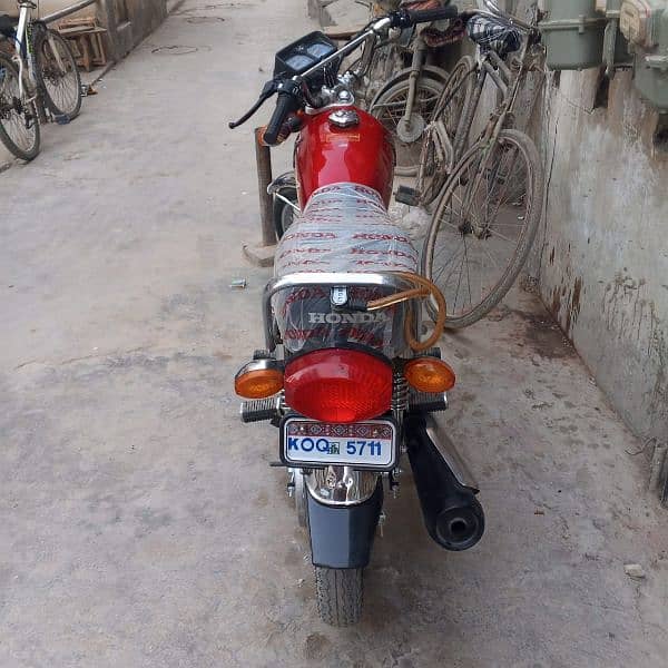 Honda cg 125 karachi 1st owner contact 0343 34 52 358 13