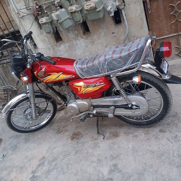 Honda cg 125 karachi 1st owner contact 0343 34 52 358 14