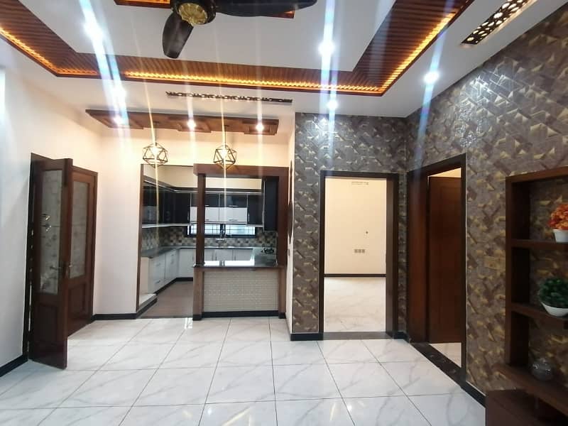 Stunning 10 Marla House For Rent In EE On 60 Feet Road In Citi Housing Gujranwala 5