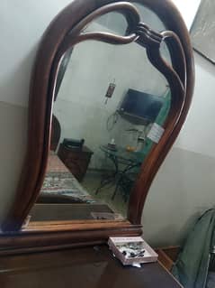 used dressing table good in condition