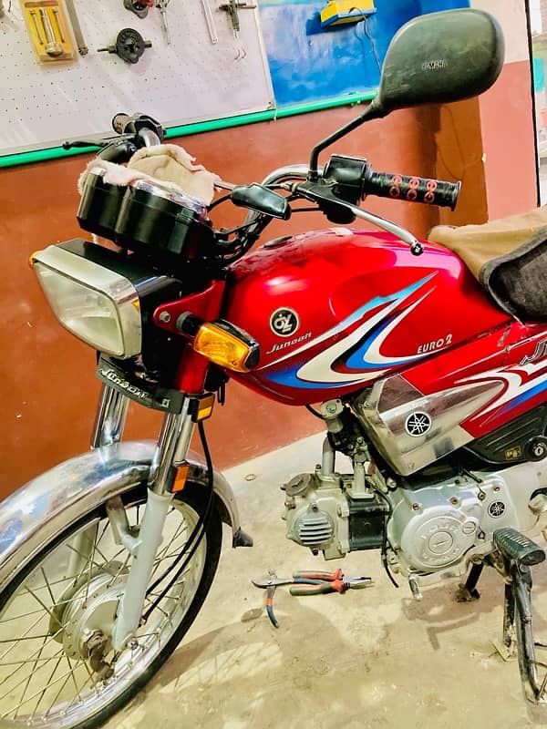 Yamaha Junoon 1