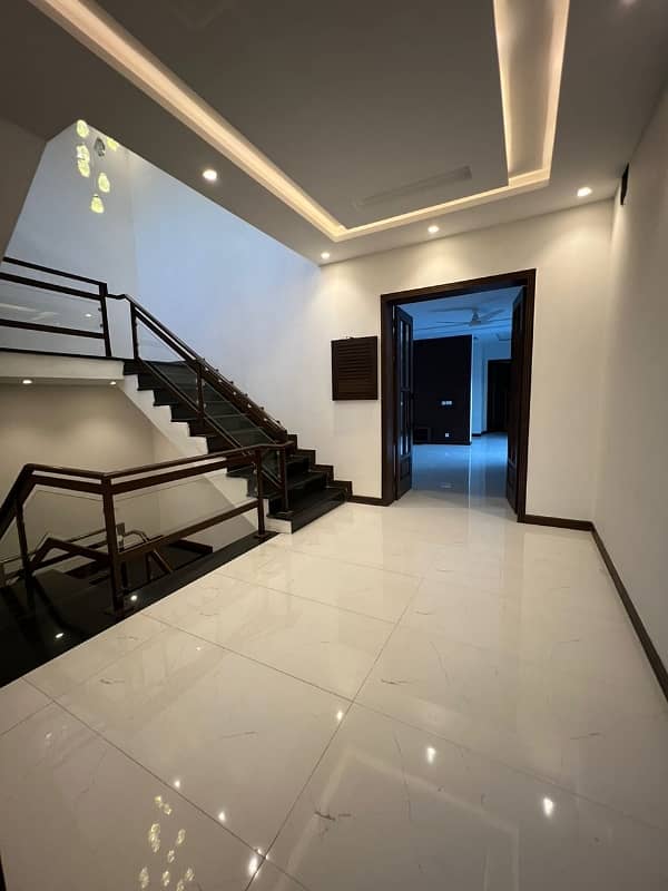 1 KANAL BRAND NEW LUXURY ELEVATION DESIGN MODERN HOUSE AVAILABLE FOR RENT IN DHA PHASE 7 BLOCK -X LAHORE. ONLY RENT 250000 BEST OFFER'S REWARDS. 18