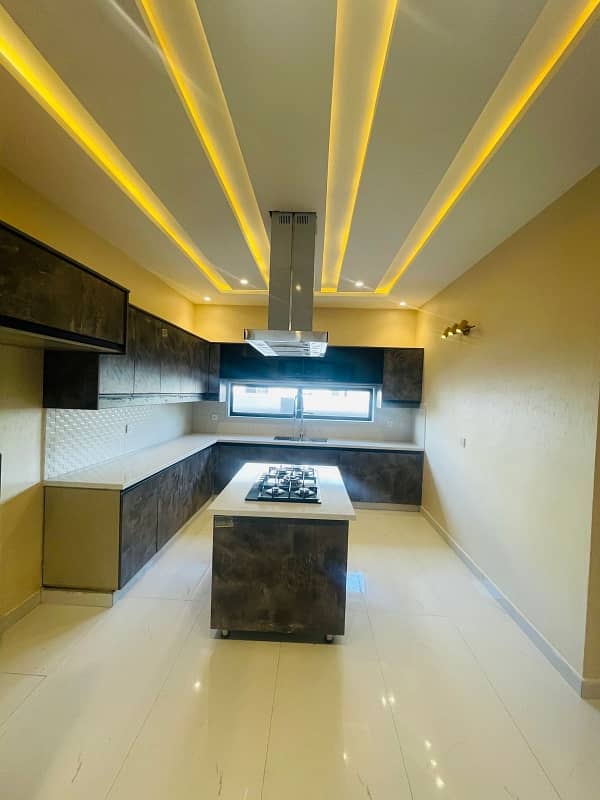 1 KANAL BRAND NEW LUXURY ELEVATION DESIGN MODERN HOUSE AVAILABLE FOR RENT IN DHA PHASE 7 BLOCK -X LAHORE. ONLY RENT 250000 BEST OFFER'S REWARDS. 19