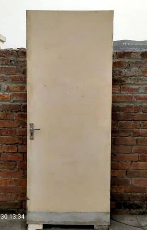 Wooden Door in a neat condition 1