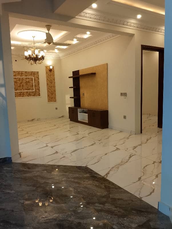 10 MARLA BREAD NOW LUXURY ELEVATION DESIGN MODERN HOUSE AVAILABLE FOR RENT VERY HOT LOCATION FORMANITES HOUSING SCHEME BLOCK -A LAHORE. 21