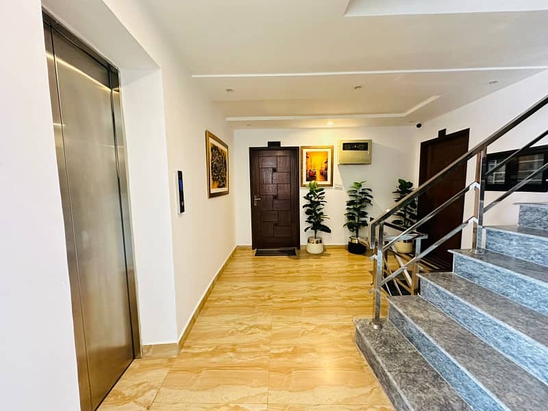 4 MARLA FAMILY FURNISHED BREAD NOW LUXURY ELEVATION DESIGN FAMILY APARTMENT 1ST FLOOR AVAILABLE FOR RENT IN DHA PHASE 8 Ex Air Avenve Lahore .  long time rent 120000. shorts time rent 140000 . 10