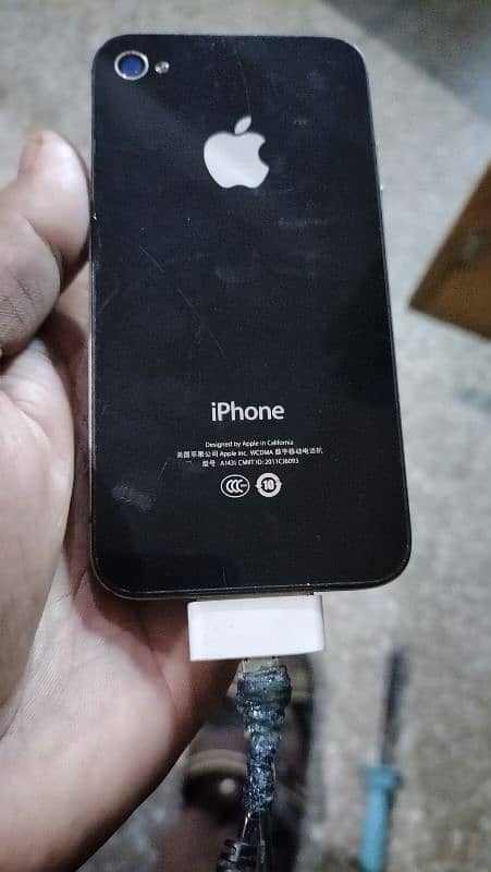 iphone 4s, 32Gb internal memory 0