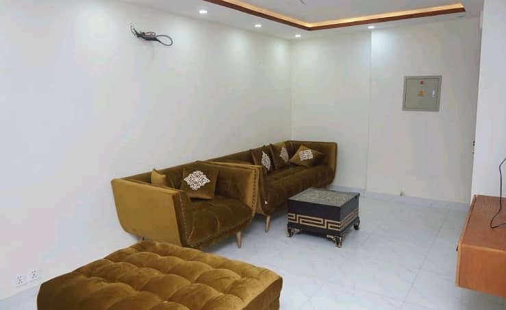 A 400 Square Feet Flat In Lahore Is On The Market For sale 6