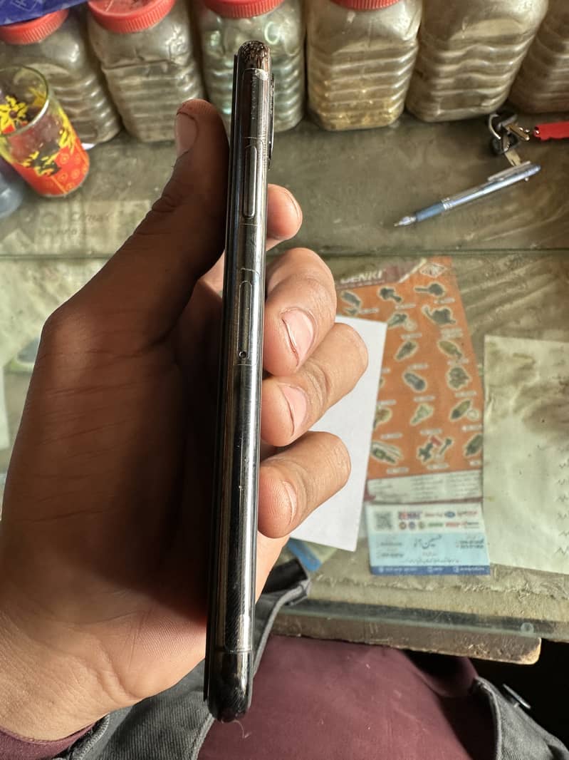 IPHONE X 256 GB PTA Approved 4