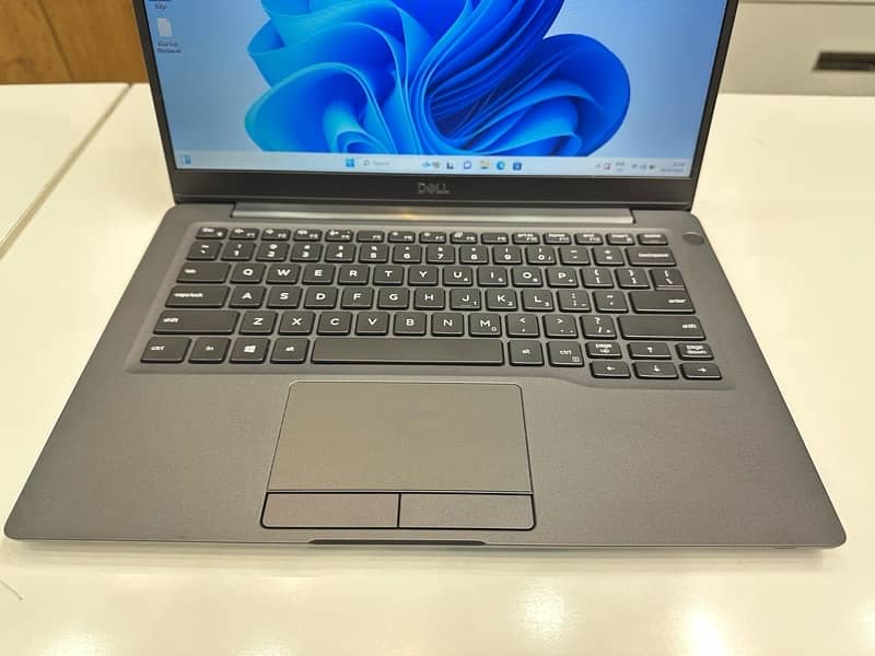 DELL LATITUDE 7300 ( CORE-i7  8th Gen ) 16 GB RAM - 256 GB SSD 5