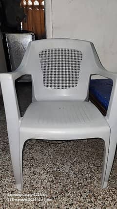 Plastic chairs for sale in  wah