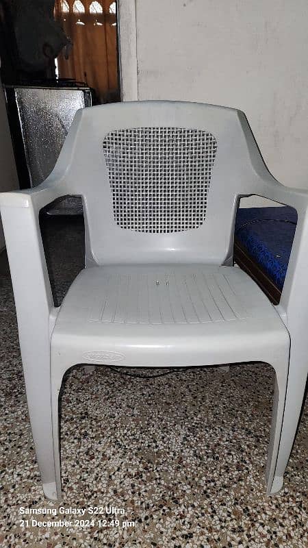 Plastic chairs for sale in  wah 0