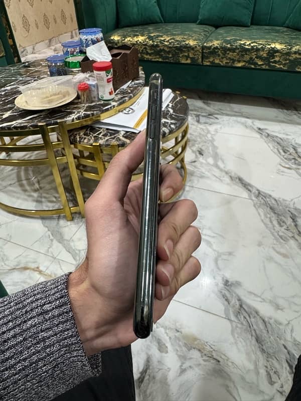 iphone 11 pro max 64Gb Dual Approved 0