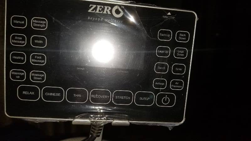 Zero U Expert massaging chair 3