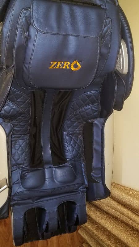 Zero U Expert massaging chair 2