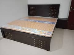 bed / double bed / king size bed / bed for sale / wooden bed