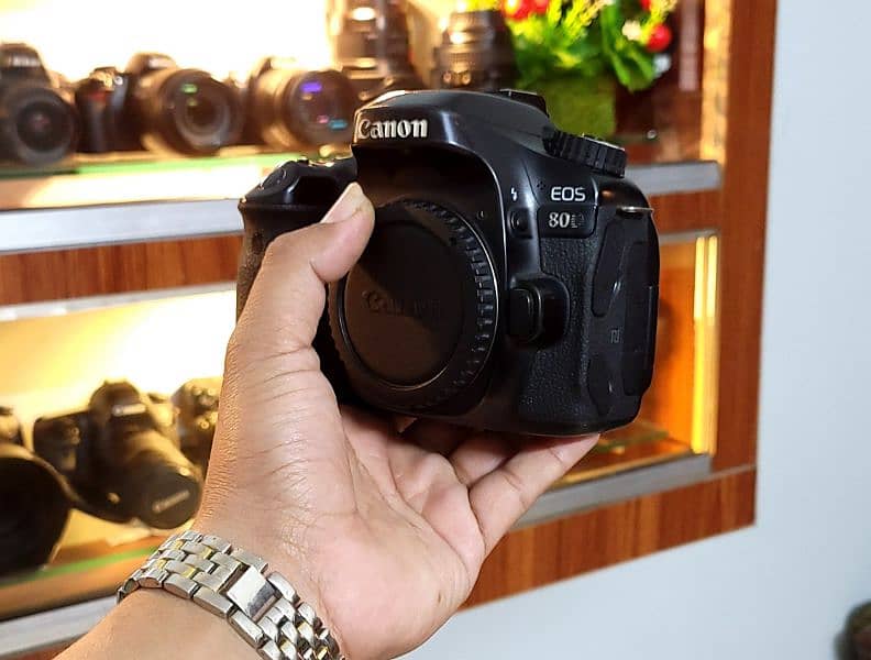 Dslr Canon 80d (Professional Body) 0