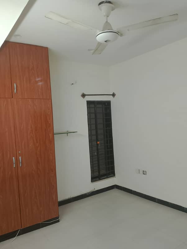 Flate for rent for family with 2 bedroom in Khanna pull near rawal hospital Islamabad 3