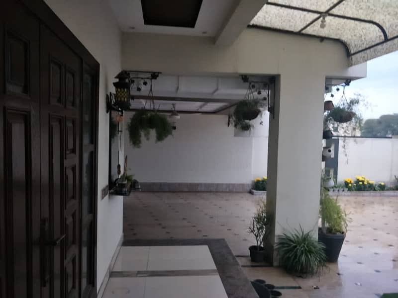 Short-Term Rental :Outclass 1 Kanal Furnished House For Rent in Gulbahar Block Bahria Town Lahore 9