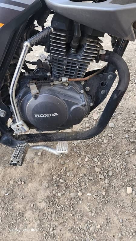 Honda CB 150f 4