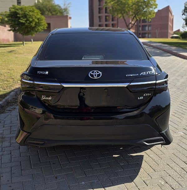 Toyota Corolla Grande 2017/2018 3