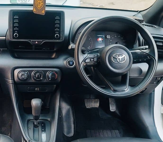 Toyota Yaris X Full Option (2021) 3