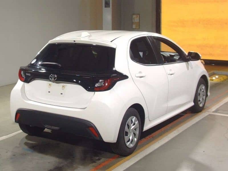 Toyota Yaris X Full Option (2021) 11