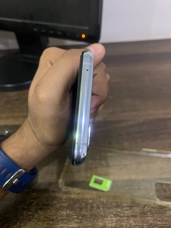 one plus 8t 8 month used 4