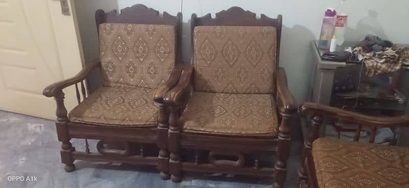 5 seater wood sofa set (3+1+1) seats 1