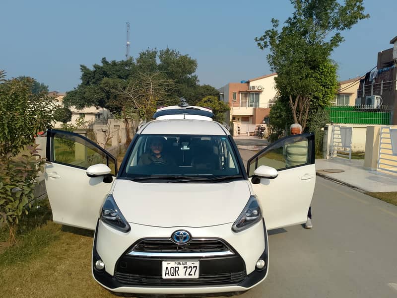 Toyota Sienta 2018 0