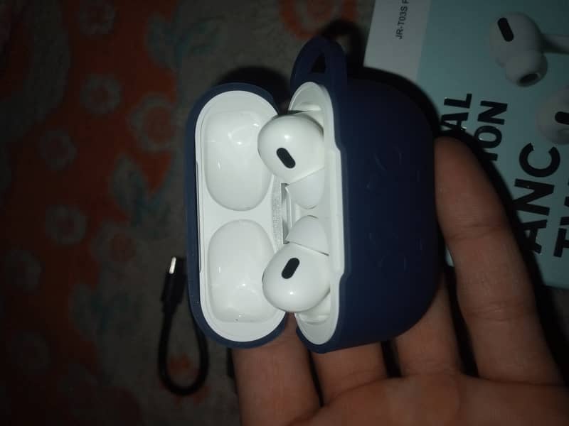 Airpods Pro 4