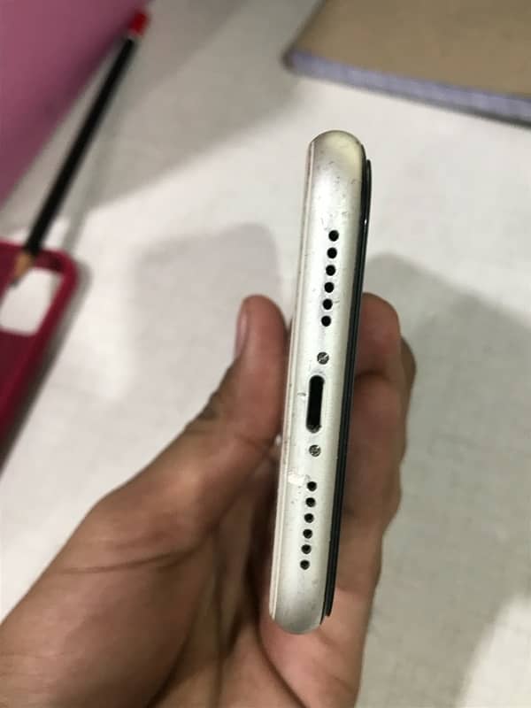 iPhone 11 urgent 3