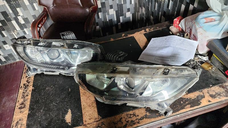 Honda civic front had lights available 3