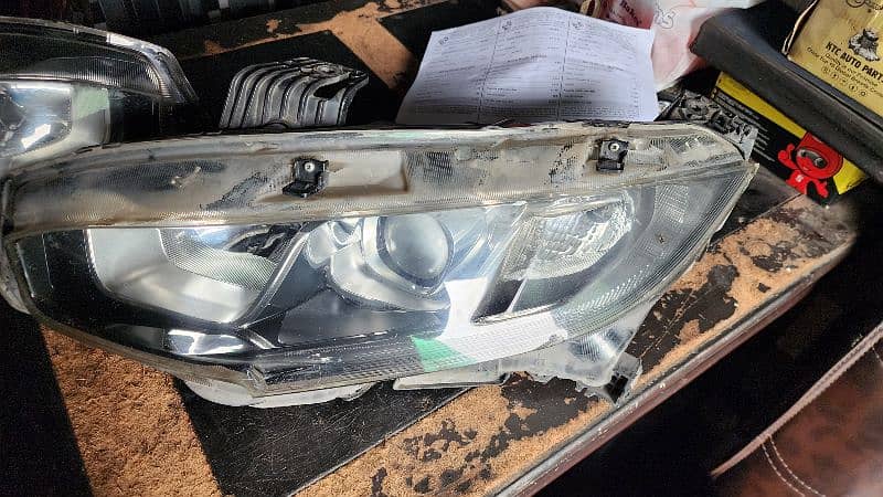 Honda civic front had lights available 4