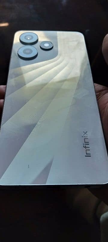 infinix hot 304+4+128 3