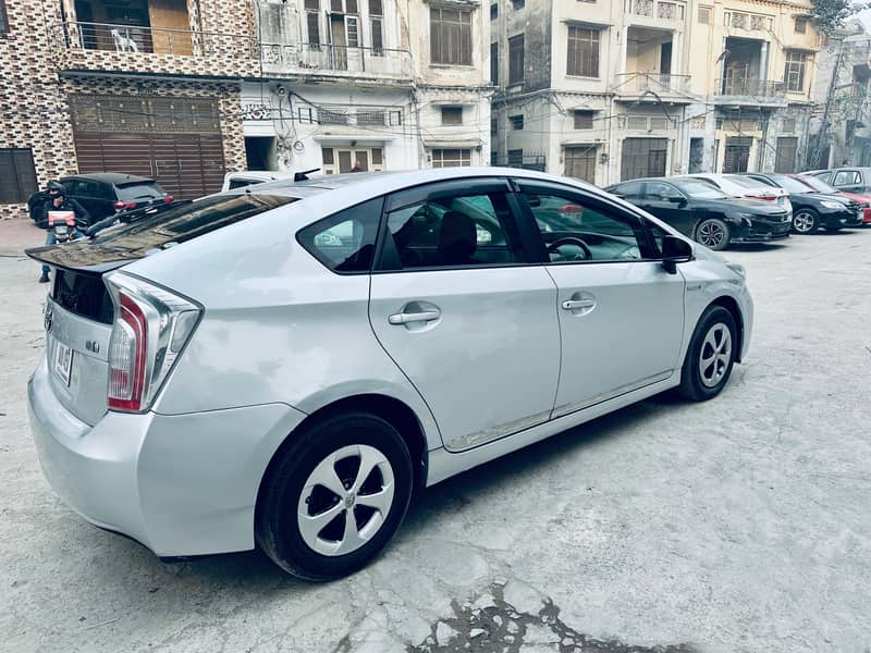 Toyota Prius G 1.8 2013 3