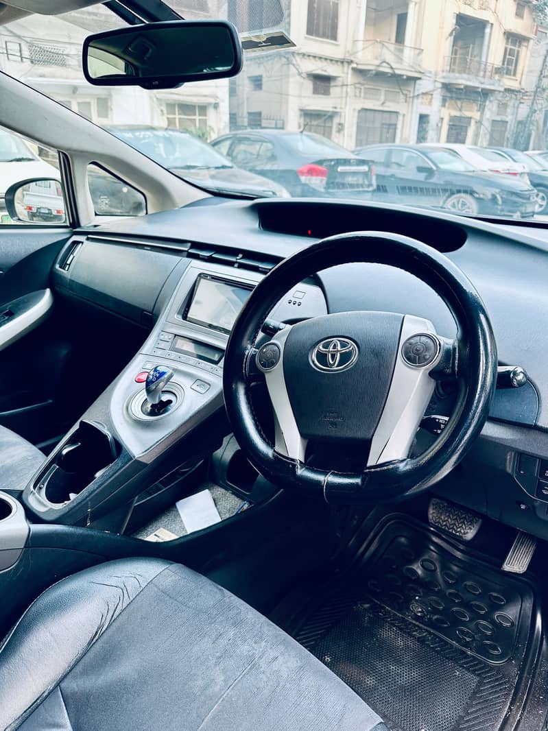 Toyota Prius G 1.8 2013 7