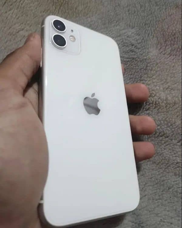 iPhone 11 64 GB Non Pta with box 2