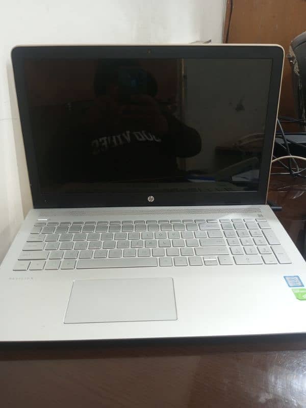 HP laptop core i7 8 gb Ram with SSG 230Gb Battery health weak 3