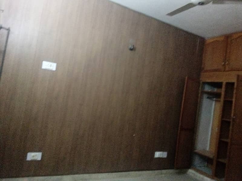 House is located in Chattha Bukhtwar Park Road, Near Comset University, Islamabad. 5