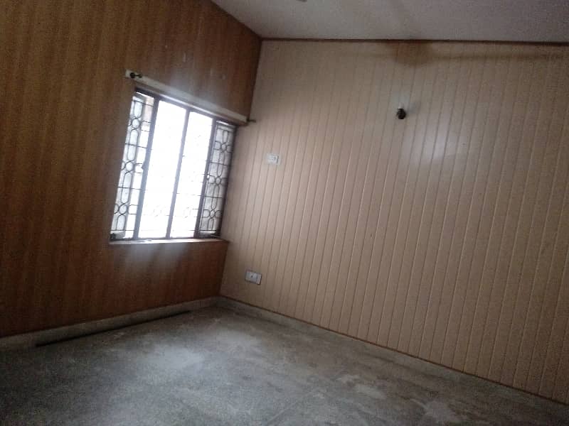 House is located in Chattha Bukhtwar Park Road, Near Comset University, Islamabad. 7