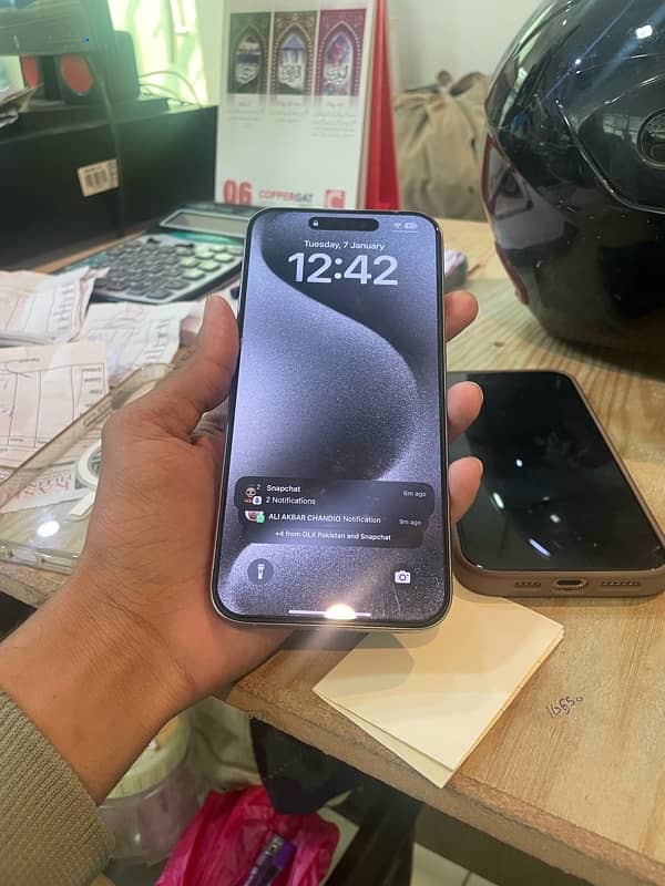 IPHONE 15 Pro max 256Gb Jv 4